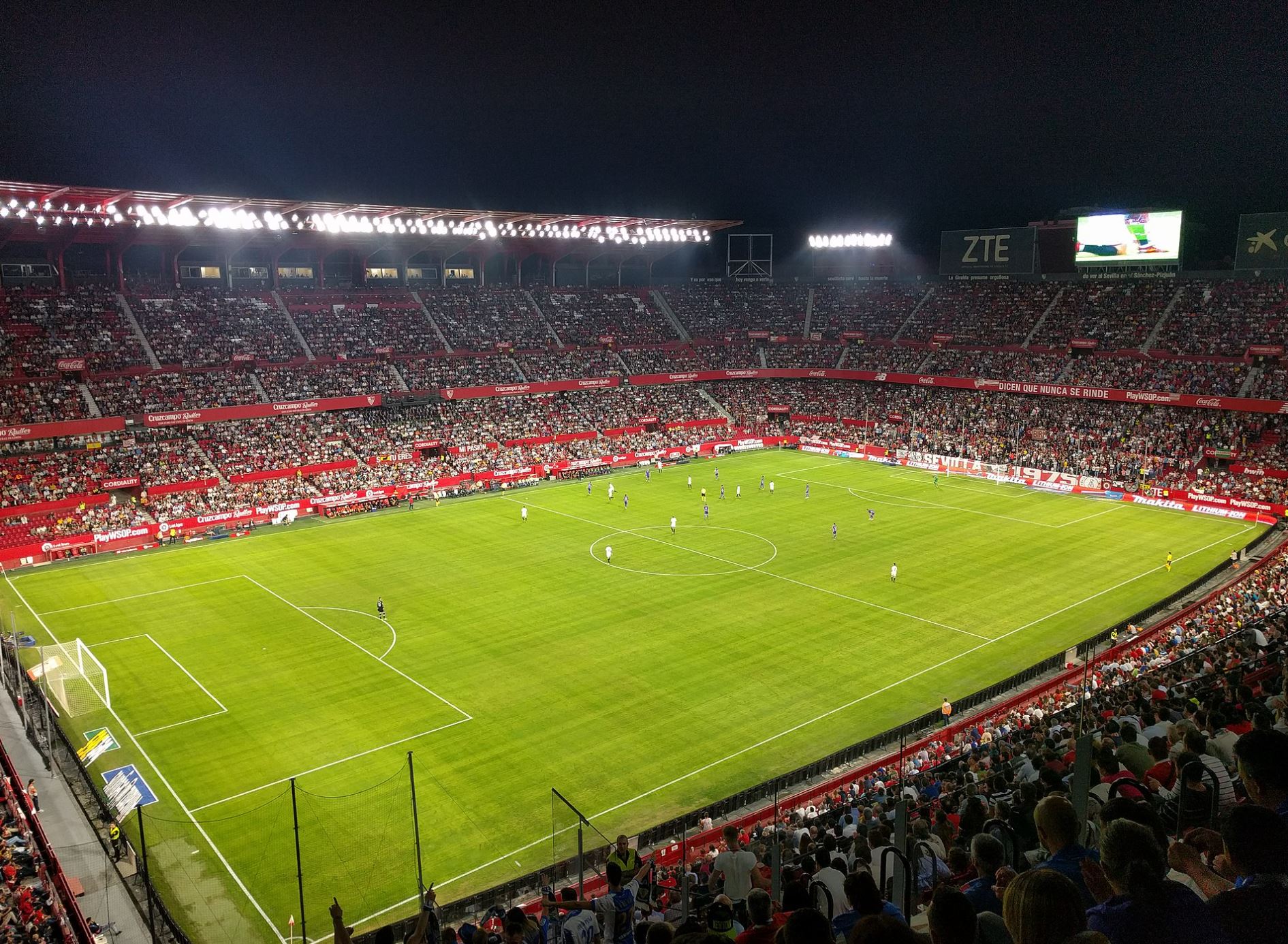 cuántos Asientos tiene el estadio Ramón Sánchez-Pizjuán
